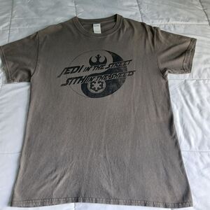Star Wars Men's Gray T-shirt Size Medium
